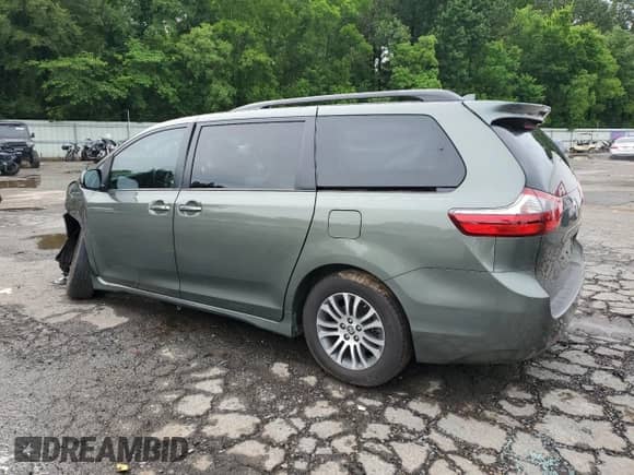 2020 Toyota Sienna XLE Auto Access Seat z VIN 5TDYZ3DC6LS078735, wystawiony jako Copart lot #59093565 z przebiegiem 35 311 mil mil oraz Szkoda całkowita • Salvage title. Historia ofert i sprzedaży dostępna na DreamBid. Obrazek 2.