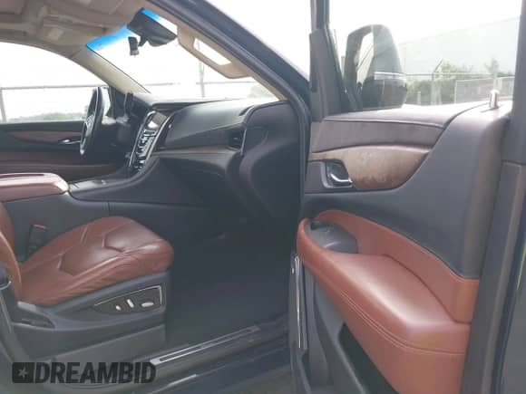 2017 Cadillac Escalade ESV Premium Luxury с VIN 1GYS4JKJ4HR247094, выставлен на аукционе IAAI как лот 42475908 с пробегом 116 610 миль миль и . История ставок и продаж доступна на DreamBid. Изображение 5.