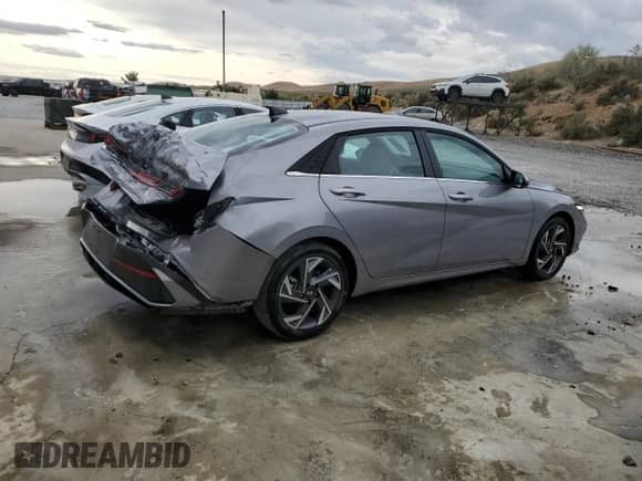 2025 Hyundai Elantra Limited with VIN KMHLN4DJ5SU172203, listed as a Copart auction lot 84025995 with 3,106 mi miles and Clean title. Bid and sale history available at DreamBid. Image 3.