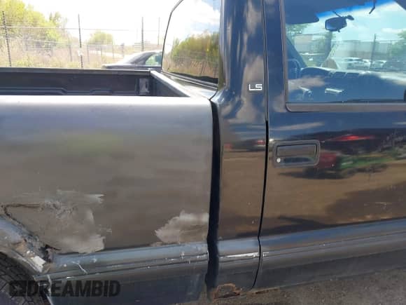 1995 Chevrolet S-10 with VIN 1GCCS1443S8238844, listed as a IAAI auction lot 42212588 with 149,529 mi miles and . Bid and sale history available at DreamBid. Image 8.