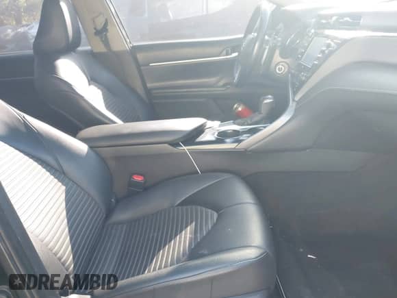 2020 Toyota Camry SE with VIN 4T1G11AK7LU927300, listed as a IAAI auction lot 43327703 with 109,497 mi miles and . Bid and sale history available at DreamBid. Image 5.