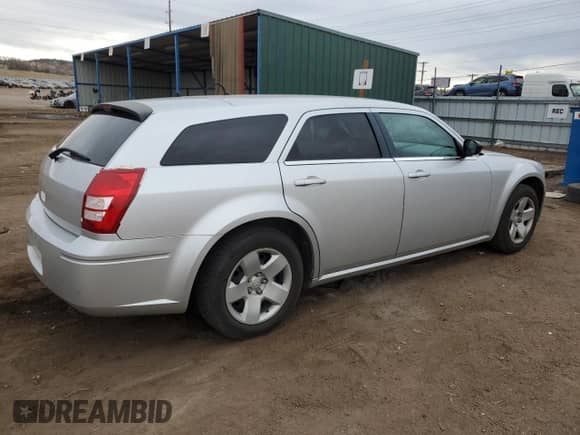 2008 Dodge Magnum with VIN 2D4FV47TX8H148105, listed as a Copart auction lot 86768634 with 102,483 mi miles and Salvage title. Bid and sale history available at DreamBid. Image 3.