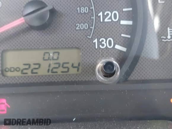 2005 Hyundai Accent GLS z VIN KMHCG45C55U608336, wystawiony jako IAAI lot #42743218 z przebiegiem 221 254 mil mil oraz . Historia ofert i sprzedaży dostępna na DreamBid. Obrazek 7.