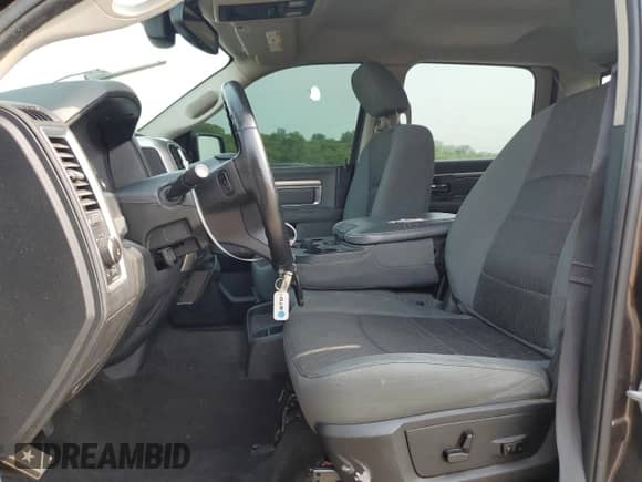 2017 Ram 1500 Big Horn z VIN 1C6RR6LG1HS536066, wystawiony jako Copart lot #59277995 z przebiegiem 121 548 mil mil oraz Czysty tytuł • Clean title. Historia ofert i sprzedaży dostępna na DreamBid. Obrazek 7.