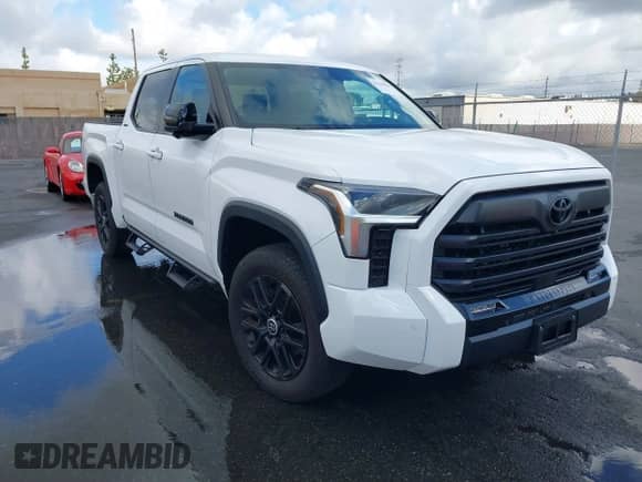 2024 Toyota Tundra Limited z VIN 5TFWA5DB9RX217552, wystawiony jako IAAI lot #41588555 z przebiegiem 3 216 mil mil oraz . Historia ofert i sprzedaży dostępna na DreamBid. Obrazek 1.