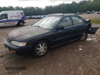 1994 Honda Accord EX с VIN 1HGCD5658RA080786, выставлен на аукционе Copart как лот 55679515 с пробегом 213 790 миль миль и Списание • Salvage title. История ставок и продаж доступна на DreamBid. Изображение 1.