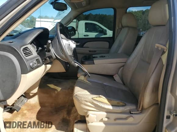 2008 Chevrolet Avalanche 1LT with VIN 3GNEC12J28G225978, listed as a Copart auction lot 89060975 with 237,658 mi miles and Salvage title. Bid and sale history available at DreamBid. Image 7.