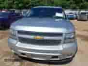 2013 Chevrolet Suburban LTZ z VIN 1GNSCKE07DR108483, wystawiony jako IAAI lot #42579856 z przebiegiem 179 622 mil mil oraz . Historia ofert i sprzedaży dostępna na DreamBid. Obrazek 12.