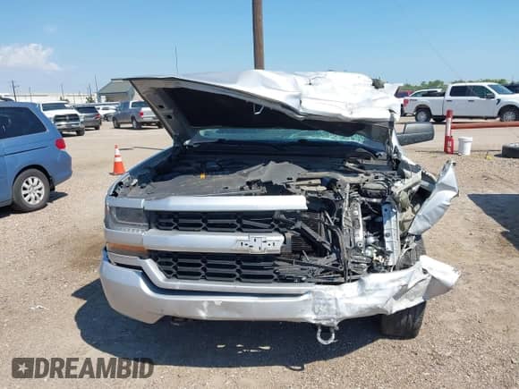 2017 Chevrolet Silverado 1500 Custom z VIN 1GCRCPEC7HZ308137, wystawiony jako IAAI lot #43345507 z przebiegiem Nie podano mil oraz . Historia ofert i sprzedaży dostępna na DreamBid. Obrazek 12.