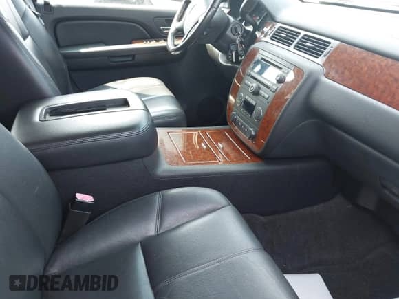 2008 Chevrolet Suburban LTZ with VIN 3GNFK16328G135717, listed as a IAAI auction lot 42491864 with 173,620 mi miles and . Bid and sale history available at DreamBid. Image 5.