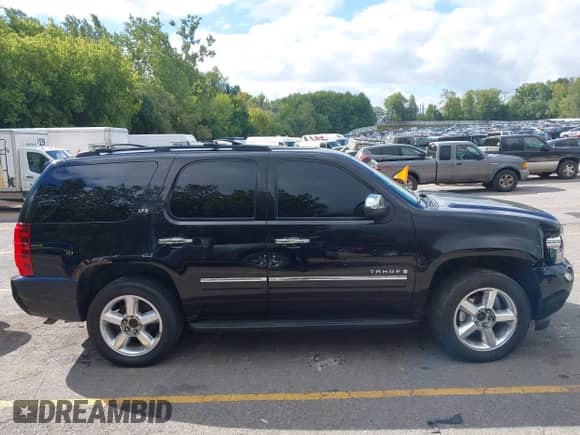 2009 Chevrolet Tahoe LTZ с VIN 1GNFK33099R257675, выставлен на аукционе IAAI как лот 43157202 с пробегом 228 708 миль миль и . История ставок и продаж доступна на DreamBid. Изображение 13.