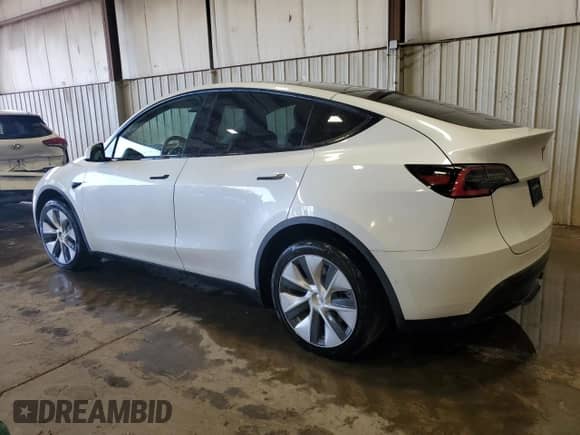 2021 Tesla Model Y Long Range with VIN 5YJYGDEE5MF114948, listed as a Copart auction lot 84757255 with 89,790 mi miles and Salvage title. Bid and sale history available at DreamBid. Image 2.