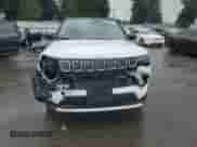 2025 Jeep Compass Limited с VIN 3C4NJDCN8ST621137, выставлен на аукционе Copart как лот 84600095 с пробегом 898 миль миль и Чистый • Clean title. История ставок и продаж доступна на DreamBid. Изображение 5.