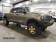 2008 Toyota Tundra z VIN 5TBDV54168S519218, wystawiony jako Copart lot #69140345 z przebiegiem 339 097 mil mil oraz Szkoda całkowita • Salvage title. Historia ofert i sprzedaży dostępna na DreamBid. Obrazek 4.