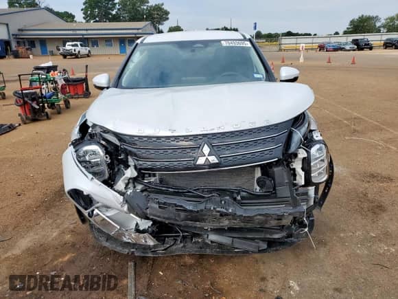 2024 Mitsubishi Outlander ES with VIN JA4J3UA88RZ003738, listed as a Copart auction lot 70493695 with 12,517 mi miles and Salvage title. Bid and sale history available at DreamBid. Image 5.