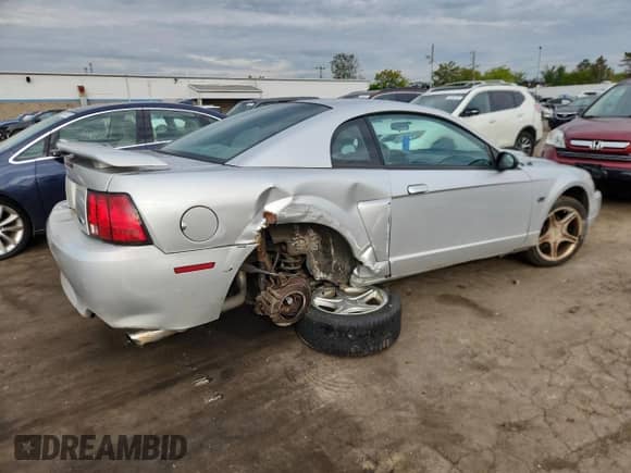2001 Ford Mustang GT Deluxe с VIN 1FAFP42X31F132388, выставлен на аукционе Copart как лот 70683905 с пробегом 149 365 миль миль и На запчасти • Non repairable. История ставок и продаж доступна на DreamBid. Изображение 3.