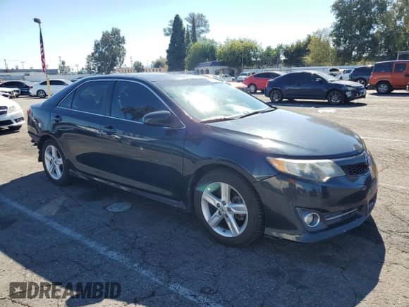 2013 Toyota Camry L z VIN 4T1BF1FK7DU643011, wystawiony jako Copart lot #82600145 z przebiegiem 218 016 mil mil oraz Szkoda całkowita • Salvage title. Historia ofert i sprzedaży dostępna na DreamBid. Obrazek 4.