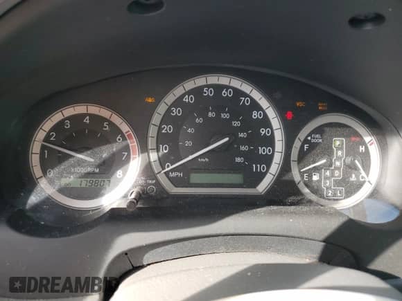 2005 Toyota Sienna XLE z VIN 5TDBA22CX5S051132, wystawiony jako Copart lot #84712135 z przebiegiem 179 807 mil mil oraz Szkoda całkowita • Salvage title. Historia ofert i sprzedaży dostępna na DreamBid. Obrazek 9.