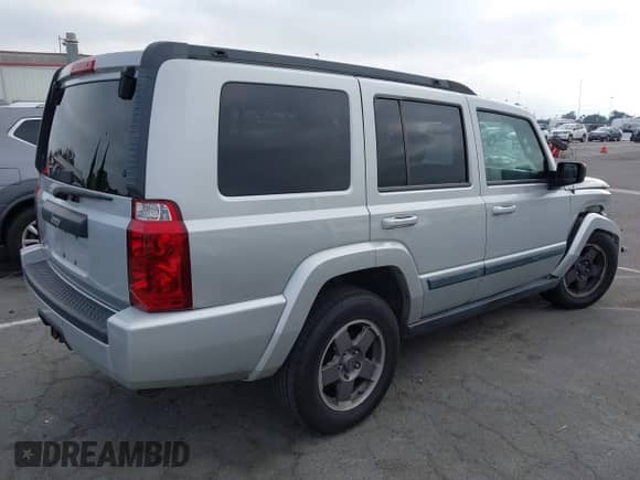 2008 Jeep Commander Sport с VIN 1J8HG48N98C155848, выставлен на аукционе IAAI как лот 42638687 с пробегом 187 943 миль миль и . История ставок и продаж доступна на DreamBid. Изображение 4.