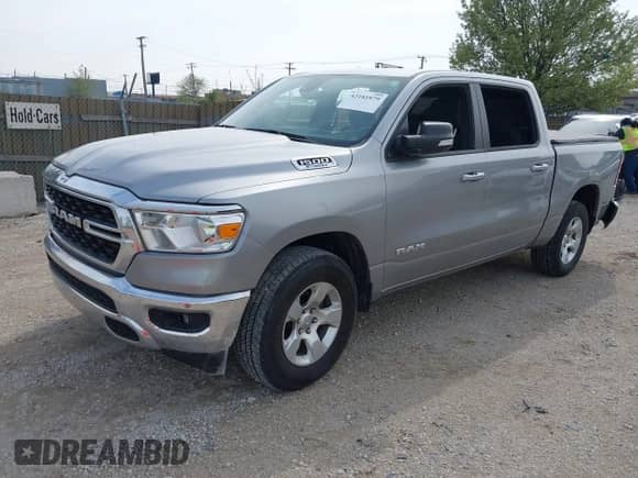 2022 Ram 1500 Big Horn z VIN 1C6RRFFG3NN258356, wystawiony jako IAAI lot #42181879 z przebiegiem 72 696 mil mil oraz . Historia ofert i sprzedaży dostępna na DreamBid. Obrazek 2.