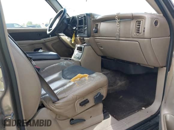 2002 Chevrolet Avalanche z VIN 3GNEC13T22G216530, wystawiony jako IAAI lot #43552854 z przebiegiem 218 753 mil mil oraz . Historia ofert i sprzedaży dostępna na DreamBid. Obrazek 5.