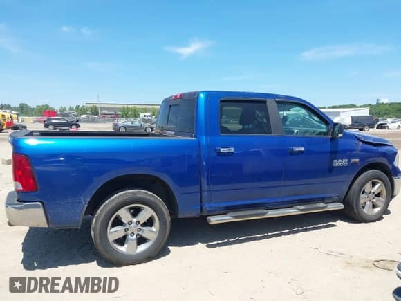 2017 Ram 1500 Big Horn z VIN 3C6RR7LT0HG593062, wystawiony jako IAAI lot #42813819 z przebiegiem 149 421 mil mil oraz . Historia ofert i sprzedaży dostępna na DreamBid. Obrazek 13.