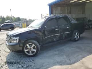 2009 Chevrolet Avalanche LTZ z VIN 3GNFK32079G143353, wystawiony jako Copart lot #62463615 z przebiegiem 143 213 mil mil oraz Szkoda całkowita • Salvage title. Historia ofert i sprzedaży dostępna na DreamBid. Obrazek 1.