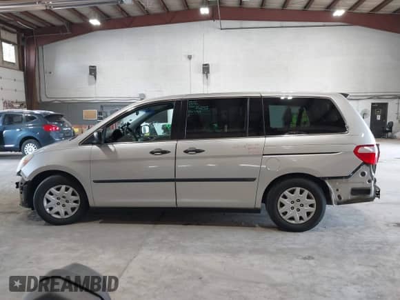 2006 Honda Odyssey LX with VIN 5FNRL38256B118125, listed as a IAAI auction lot 42579644 with 200,044 mi miles and . Bid and sale history available at DreamBid. Image 15.
