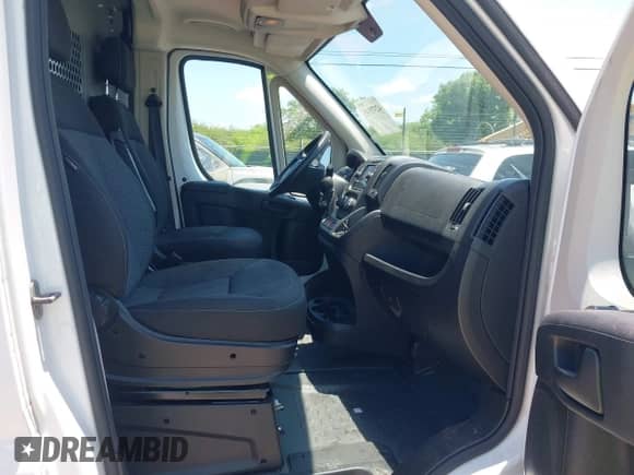 2015 Ram ProMaster Cargo с VIN 3C6TRVNG6FE519812, выставлен на аукционе IAAI как лот 42379345 с пробегом 179 003 миль миль и . История ставок и продаж доступна на DreamBid. Изображение 5.