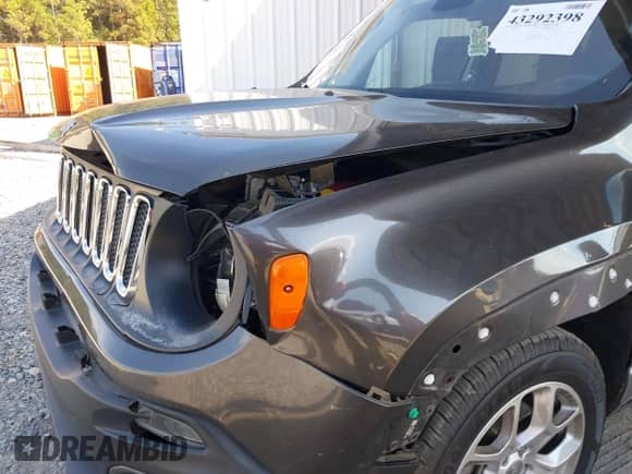 2018 Jeep Renegade Latitude with VIN ZACCJABB8JPH27476, listed as a IAAI auction lot 43292398 with 124,850 mi miles and . Bid and sale history available at DreamBid. Image 6.
