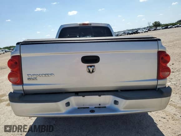 2007 Dodge Dakota SLT with VIN 1D7HE42KX7S221961, listed as a Copart auction lot 56309095 with 68,945 mi miles and Non repairable. Bid and sale history available at DreamBid. Image 6.