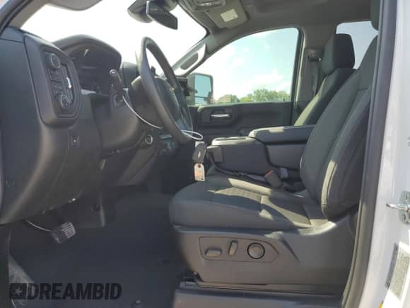 2025 Chevrolet Silverado 2500 with VIN 2GC4KME72S1133391, listed as a Copart auction lot 59911755 with 3,522 mi miles and Salvage title. Bid and sale history available at DreamBid. Image 7.