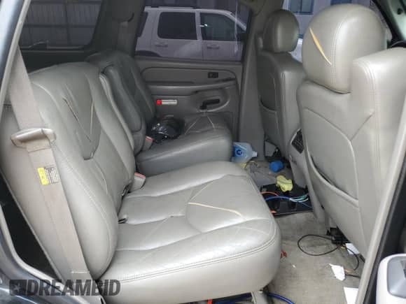 2004 Chevrolet Tahoe Z71 с VIN 1GNEK13T14R207288, выставлен на аукционе Copart как лот 61932515 с пробегом Не указан миль и Списание • Salvage title. История ставок и продаж доступна на DreamBid. Изображение 11.