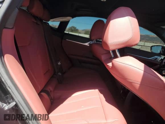 2025 BMW i4 eDrive40 z VIN WBY23HD01SFU14069, wystawiony jako Copart lot #69321205 z przebiegiem 6 756 mil mil oraz Szkoda całkowita • Salvage title. Historia ofert i sprzedaży dostępna na DreamBid. Obrazek 10.