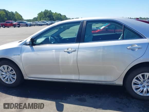 2013 Toyota Camry LE z VIN 4T1BD1FK7DU091564, wystawiony jako IAAI lot #43095022 z przebiegiem 103 132 mil mil oraz . Historia ofert i sprzedaży dostępna na DreamBid. Obrazek 14.