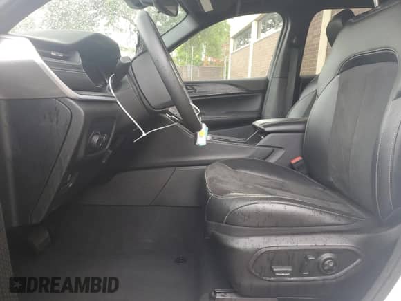 2024 Jeep Grand Cherokee Altitude z VIN 1C4RJGAG7R8555020, wystawiony jako Copart lot #81251305 z przebiegiem 38 445 mil mil oraz Szkoda całkowita • Salvage title. Historia ofert i sprzedaży dostępna na DreamBid. Obrazek 7.