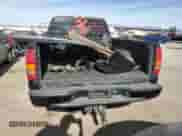 2002 GMC Sierra 1500 Denali z VIN 2GTFK69U521173050, wystawiony jako Copart lot #84276954 z przebiegiem Nie podano mil oraz Szkoda całkowita • Salvage title. Historia ofert i sprzedaży dostępna na DreamBid. Obrazek 6.