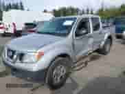 2018 Nissan Frontier SV z VIN 1N6AD0EV3JN732153, wystawiony jako IAAI lot #43360135 z przebiegiem 133 668 mil mil oraz . Historia ofert i sprzedaży dostępna na DreamBid. Obrazek 2.