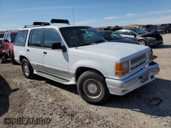 1993 Ford Explorer Eddie Bauer z VIN 1FMDU32X0PUD85141, wystawiony jako Copart lot #71320944 z przebiegiem 810 mil mil oraz Szkoda całkowita • Salvage title. Historia ofert i sprzedaży dostępna na DreamBid. Obrazek 4.