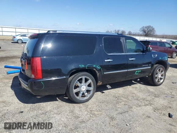 2010 Cadillac Escalade ESV Premium with VIN 1GYUKJEF4AR112581, listed as a Copart auction lot 50363955 with 209,412 mi miles and Non repairable. Bid and sale history available at DreamBid. Image 3.