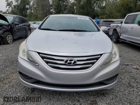 2014 Hyundai Sonata GLS z VIN 5NPEB4AC0EH915750, wystawiony jako Copart lot #89719785 z przebiegiem 83 861 mil mil oraz Czysty tytuł • Clean title. Historia ofert i sprzedaży dostępna na DreamBid. Obrazek 5.