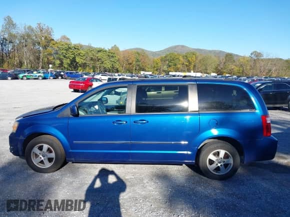 2010 Dodge Grand Caravan SXT с VIN 2D4RN5D12AR219335, выставлен на аукционе IAAI как лот 43490094 с пробегом 159 116 миль миль и . История ставок и продаж доступна на DreamBid. Изображение 15.