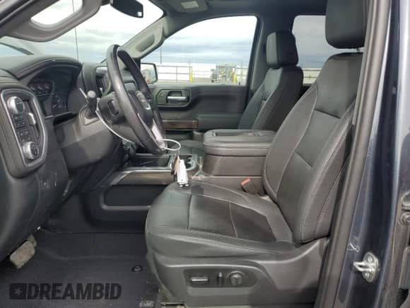 2021 GMC Sierra 1500 SLT z VIN 1GTU9DED5MZ226496, wystawiony jako Copart lot #81966355 z przebiegiem 69 497 mil mil oraz Szkoda całkowita • Salvage title. Historia ofert i sprzedaży dostępna na DreamBid. Obrazek 7.