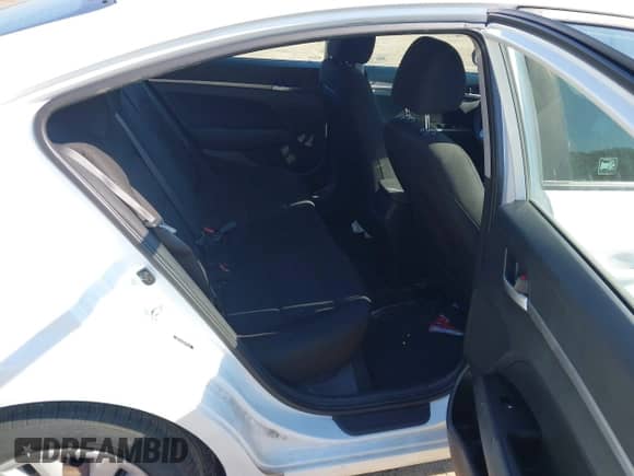 2019 Hyundai Elantra SE с VIN 5NPD74LF8KH462302, выставлен на аукционе IAAI как лот 42645421 с пробегом 85 554 миль миль и . История ставок и продаж доступна на DreamBid. Изображение 8.