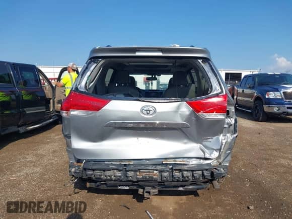 2012 Toyota Sienna XLE with VIN 5TDDK3DC0CS045751, listed as a IAAI auction lot 42591445 with 196,791 mi miles and . Bid and sale history available at DreamBid. Image 17.