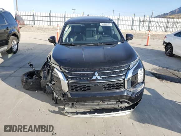 2022 Mitsubishi Outlander SE with VIN JA4J4UA80NZ036367, listed as a Copart auction lot 81323985 with 38,663 mi miles and Salvage title. Bid and sale history available at DreamBid. Image 5.