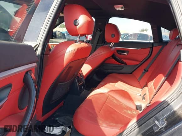 2018 BMW 4 Series 430i xDrive с VIN WBA4J3C56JBG91418, выставлен на аукционе IAAI как лот 41476609 с пробегом 78 965 миль миль и . История ставок и продаж доступна на DreamBid. Изображение 8.