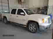 2011 GMC Sierra 1500 SLT z VIN 3GTP2WE37BG150961, wystawiony jako Copart lot #84875285 z przebiegiem 290 890 mil mil oraz Czysty tytuł • Clean title. Historia ofert i sprzedaży dostępna na DreamBid. Obrazek 4.