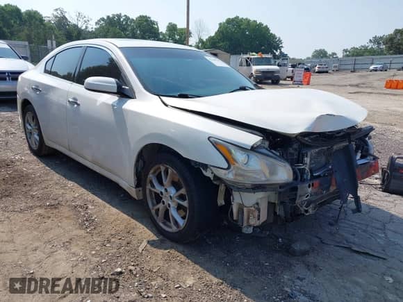 2013 Nissan Maxima SV z VIN 1N4AA5AP6DC843298, wystawiony jako IAAI lot #42383948 z przebiegiem 165 477 mil mil oraz . Historia ofert i sprzedaży dostępna na DreamBid. Obrazek 1.