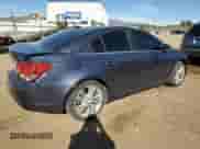 2013 Chevrolet Cruze LTZ z VIN 1G1PG5SB2D7241781, wystawiony jako Copart lot #84878285 z przebiegiem 138 387 mil mil oraz Szkoda całkowita • Salvage title. Historia ofert i sprzedaży dostępna na DreamBid. Obrazek 3.